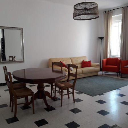 T4- terrasse 50m², garage, centre-ville Narbona Esterno foto